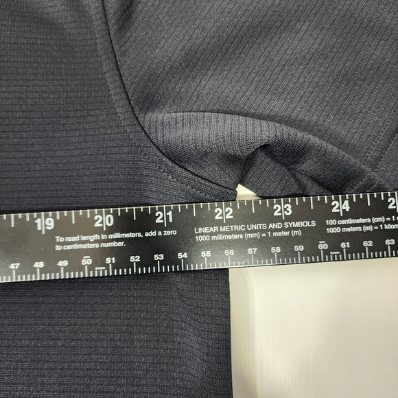 Under Armour Men's Black Polo Shirt - Picture 9 of 10